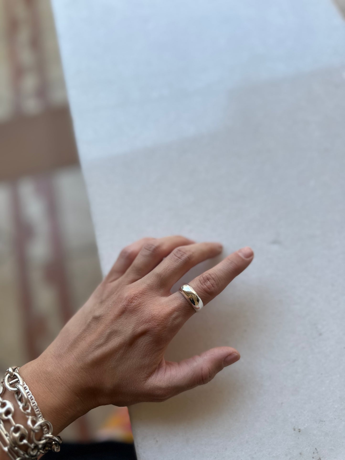 Oval ring