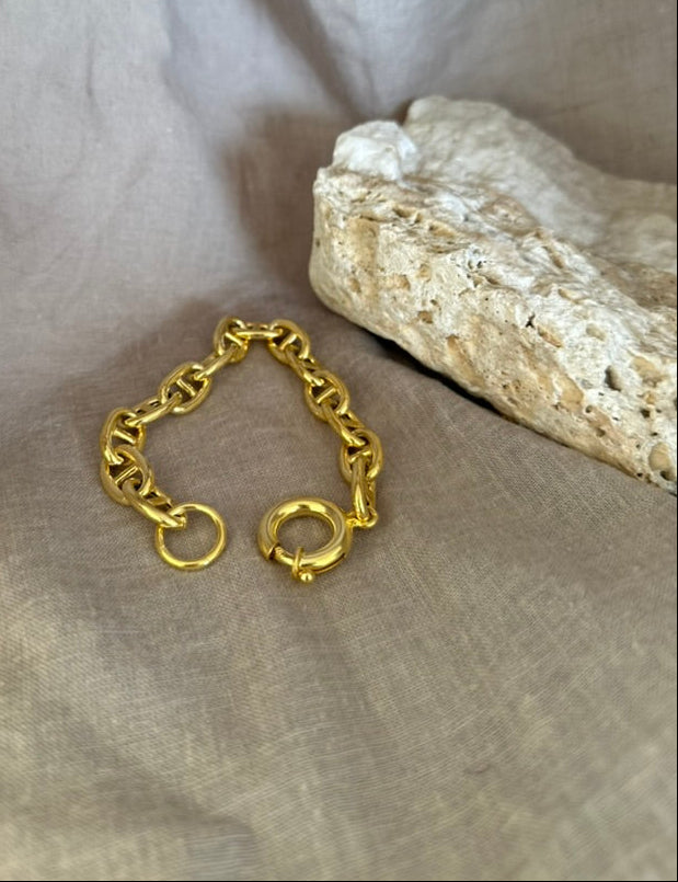 Bold link bracelet