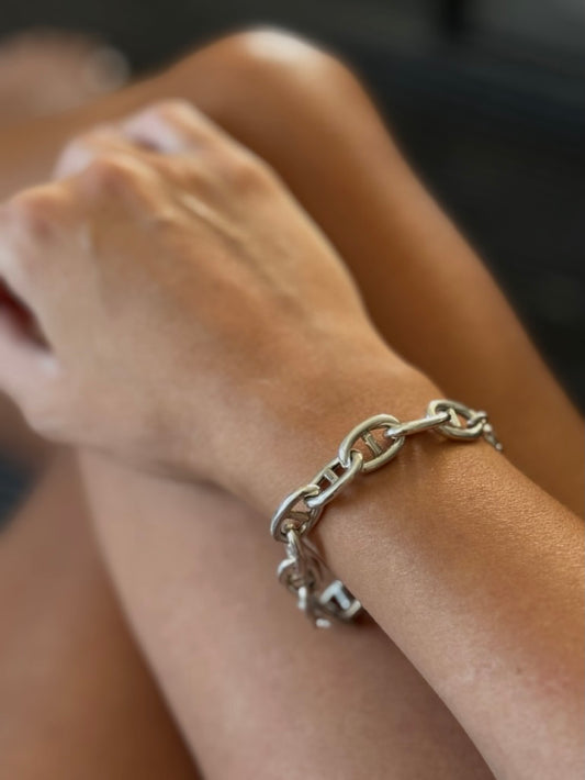 Bold link bracelet