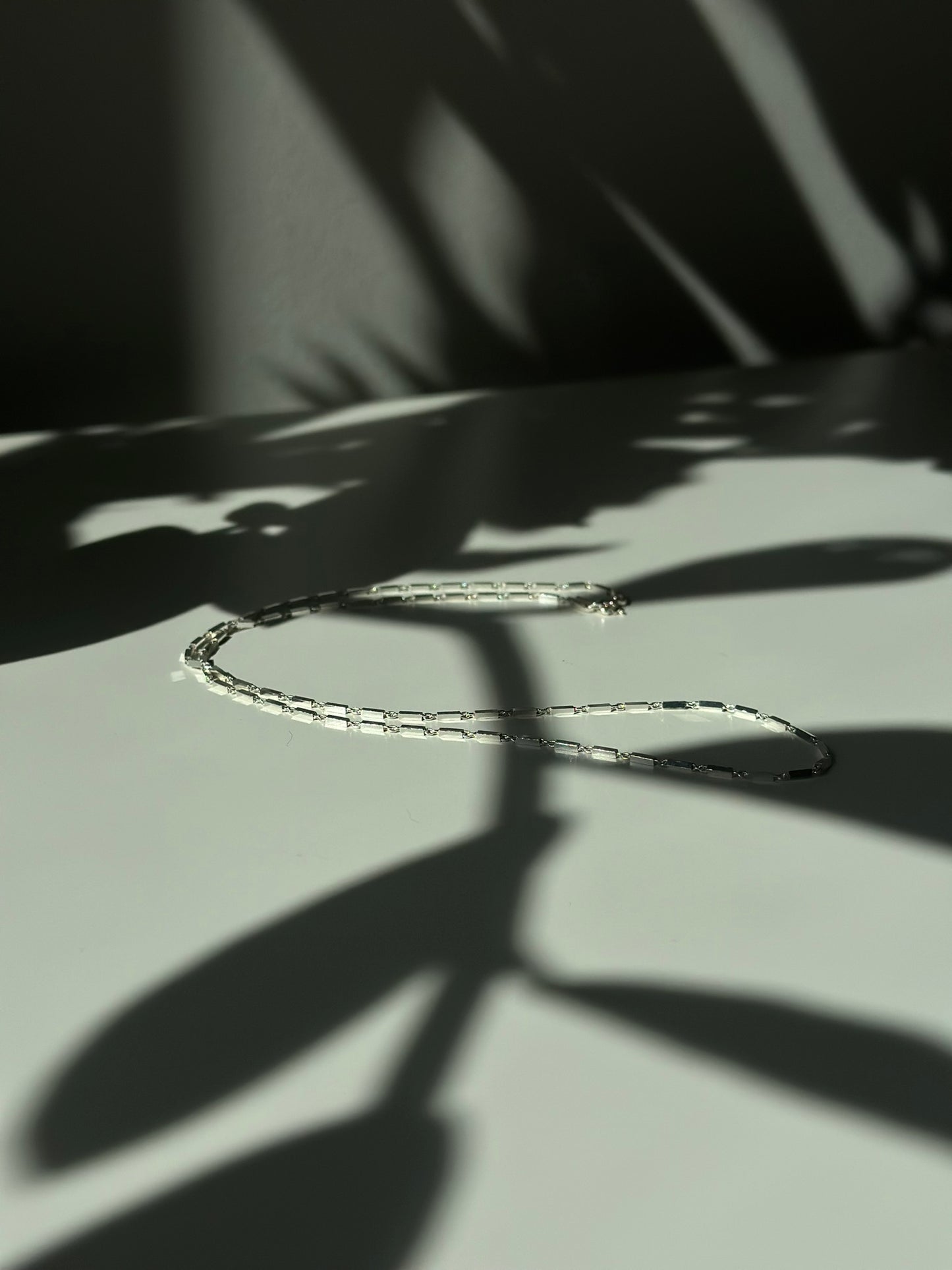 Minimalist chain