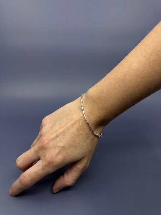 Minimalist bracelet