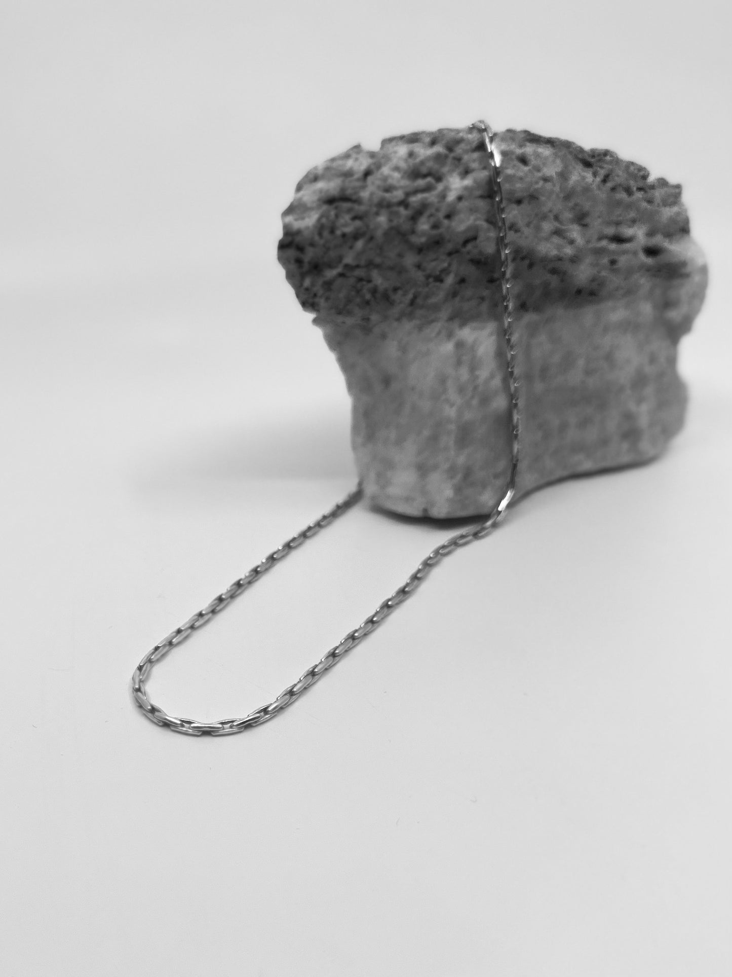 Round weave chain