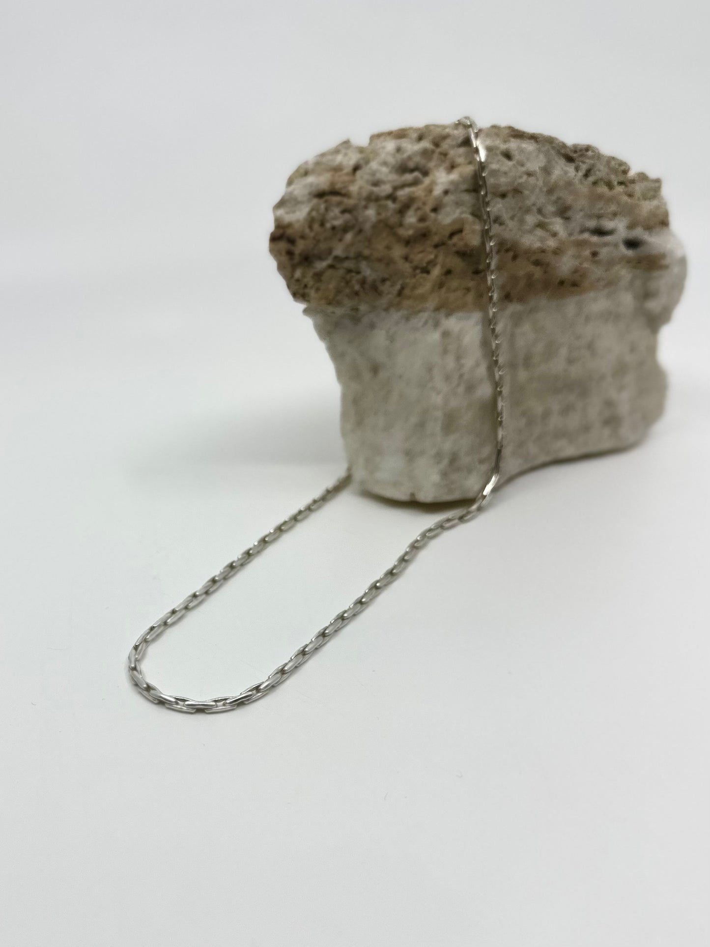Round weave chain
