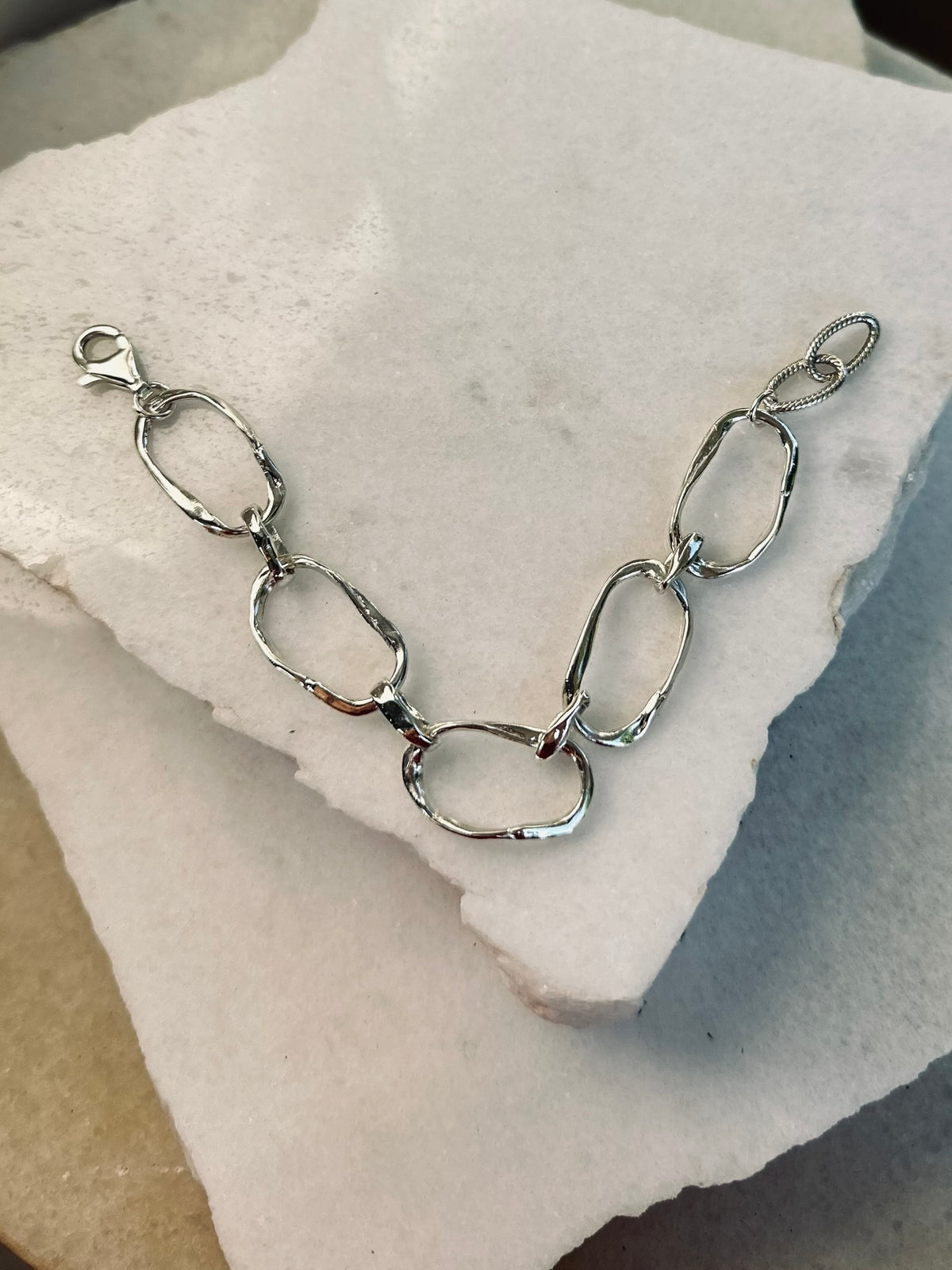 Emmelia chain