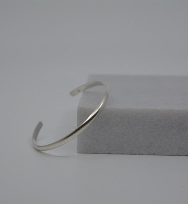 Minimal cuff