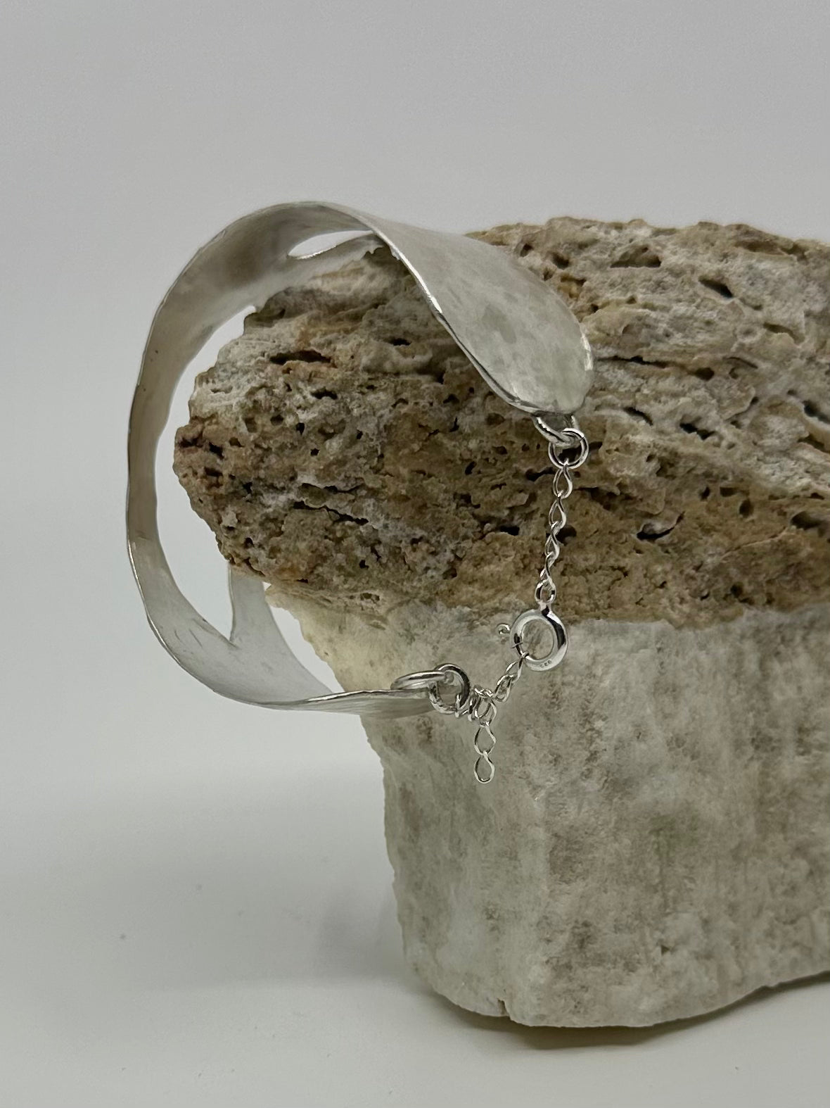 Echo cuff