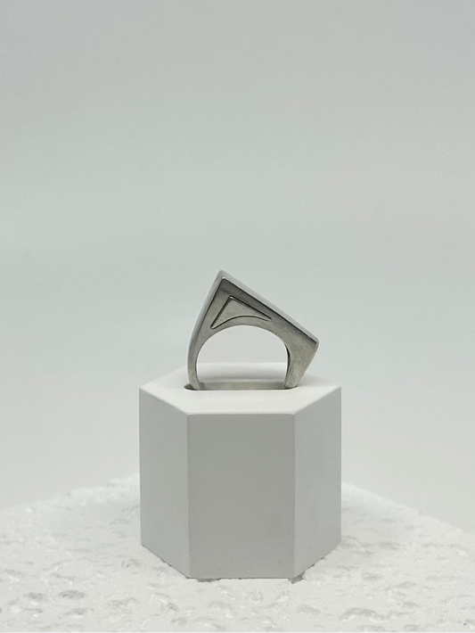 Diagonal ring