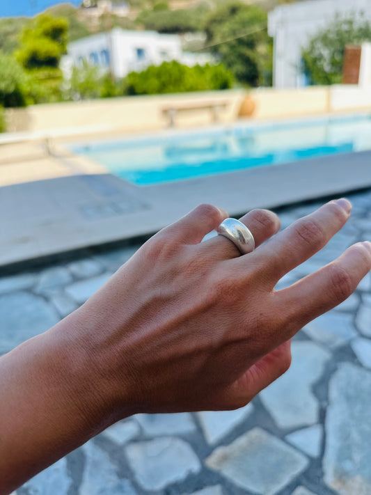 Oval ring