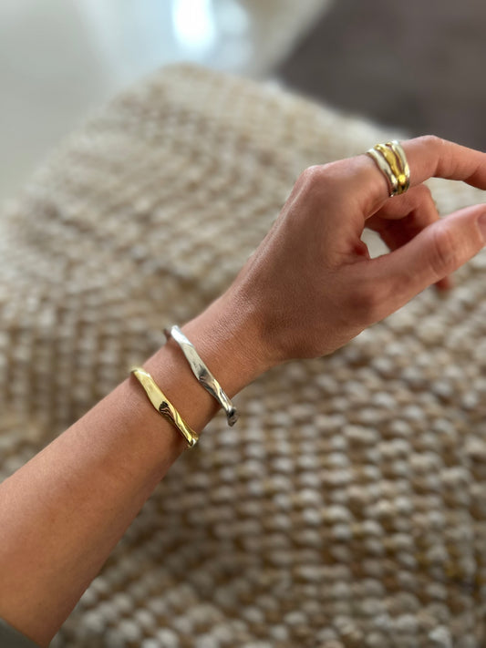 Mobius cuff