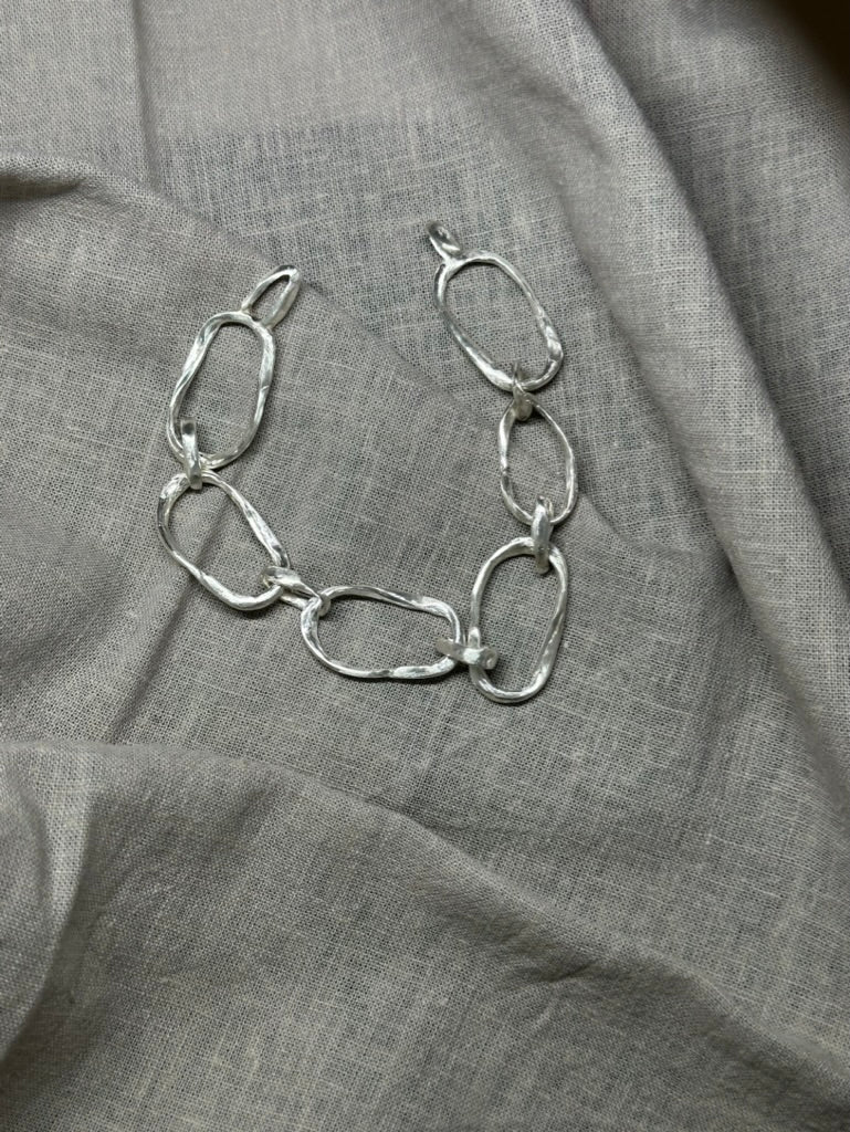 Emmelia chain