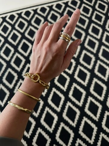Bold link bracelet