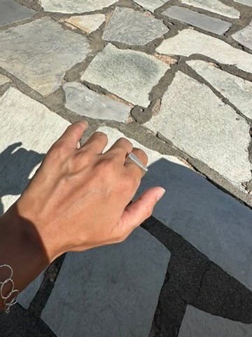 Diagonal ring