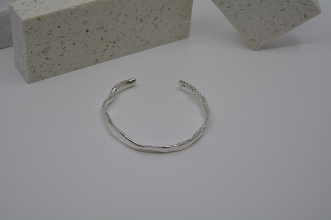 Mobius cuff