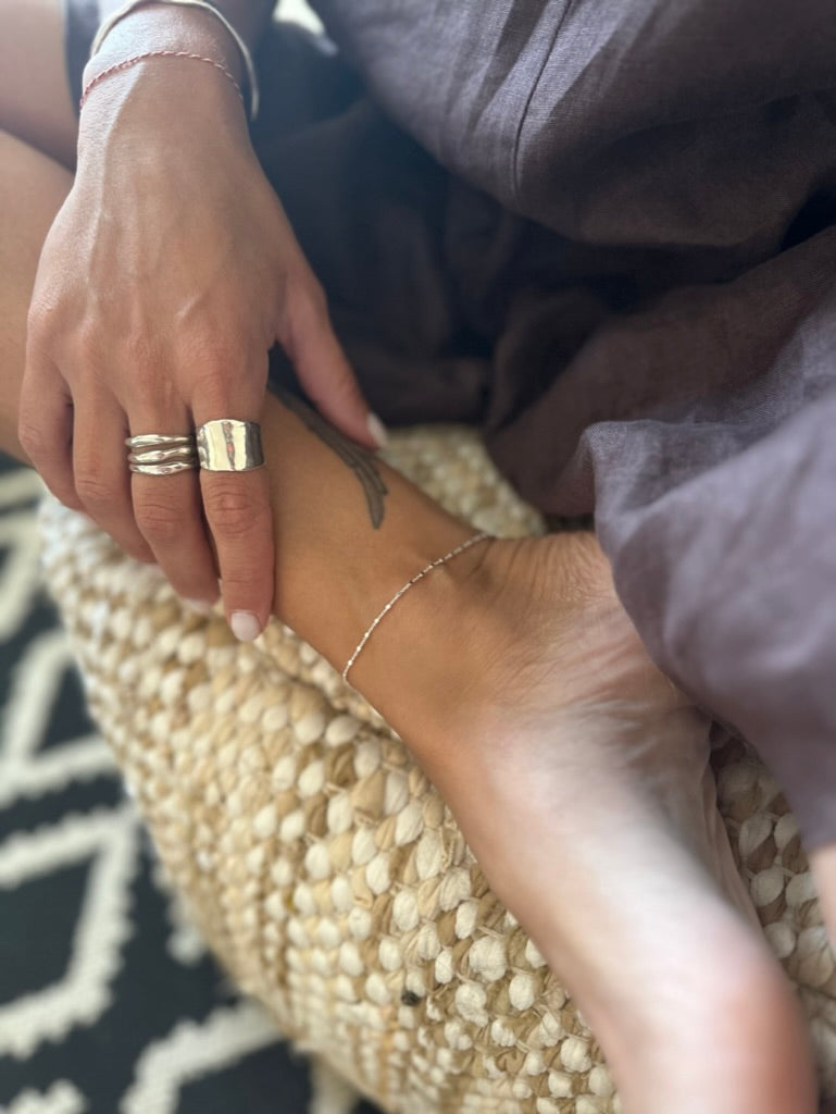 Minimal anklet
